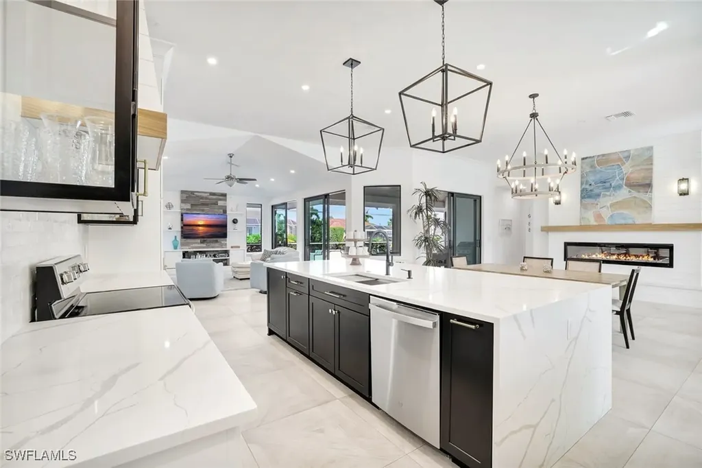 Marco Island FL, 910 Ivory Court