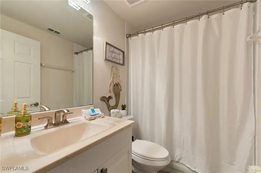 1526 Vintage Lane Naples FL 34104