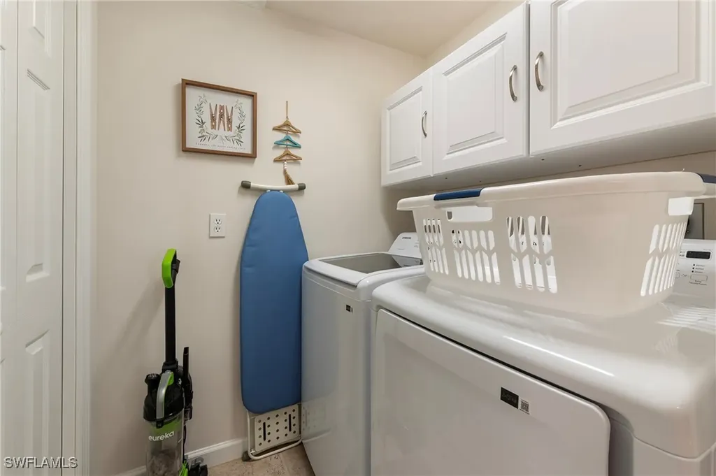 1526 Vintage Lane Naples FL 34104
