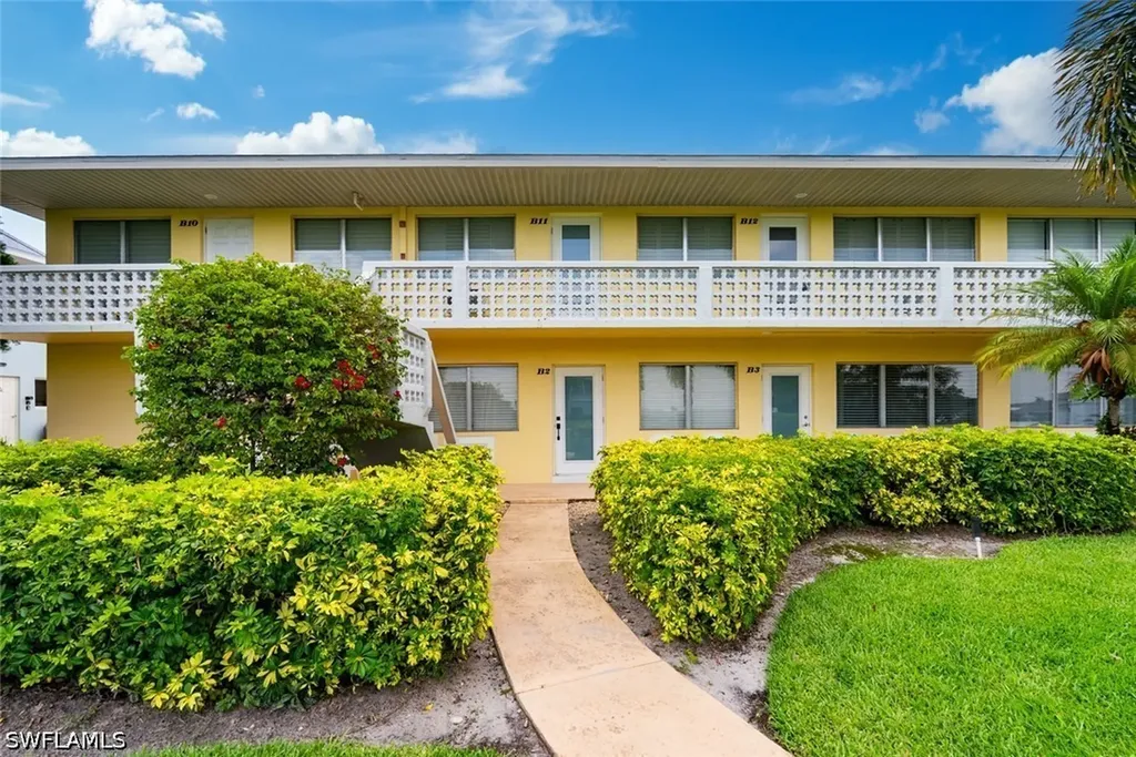 473 12th Avenue S Naples FL 34102