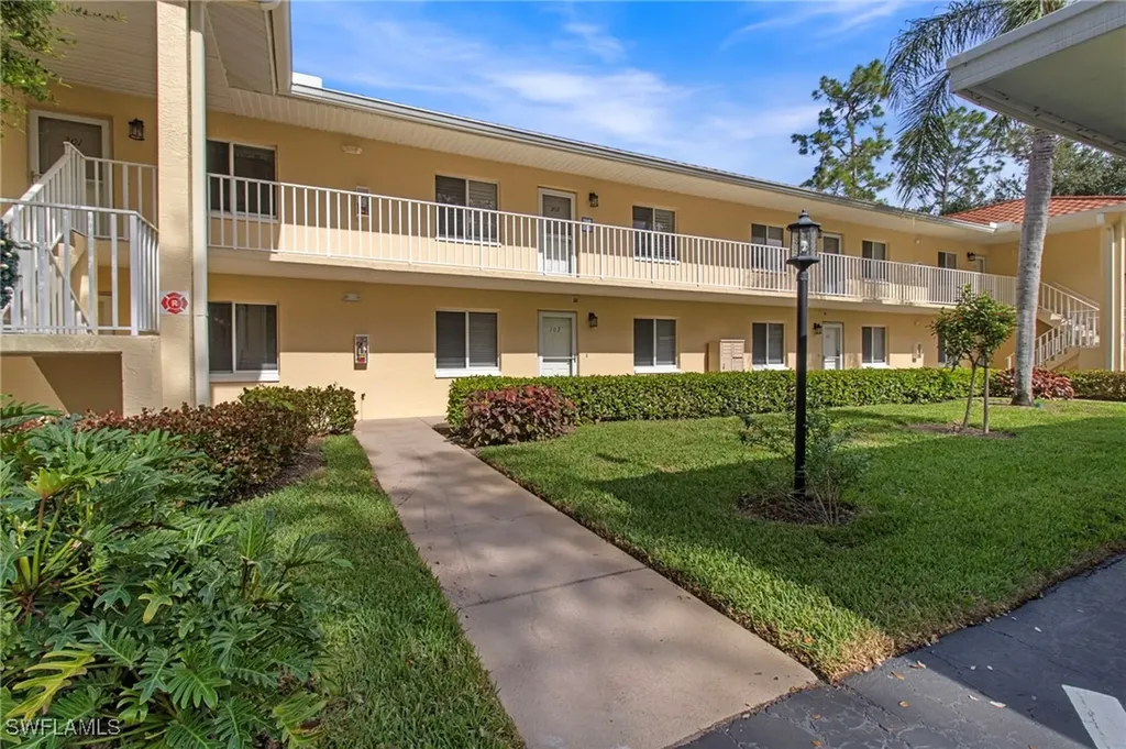 3705 Amberly Circle Naples FL 34112