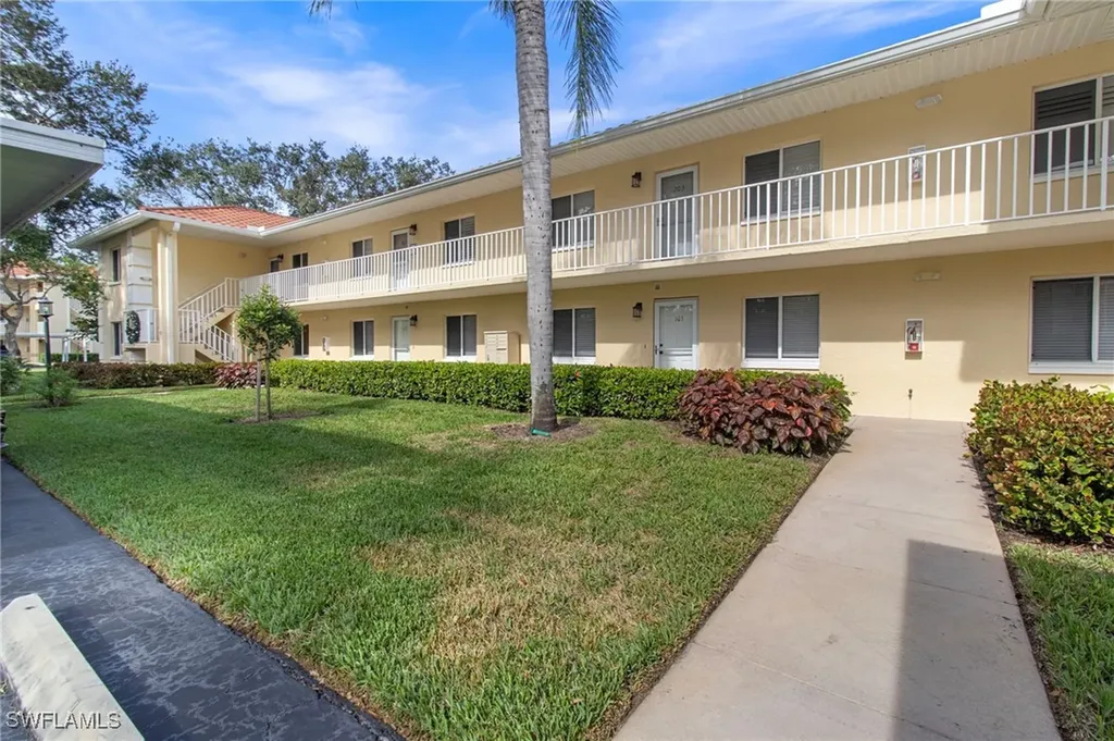 3705 Amberly Circle Naples FL 34112