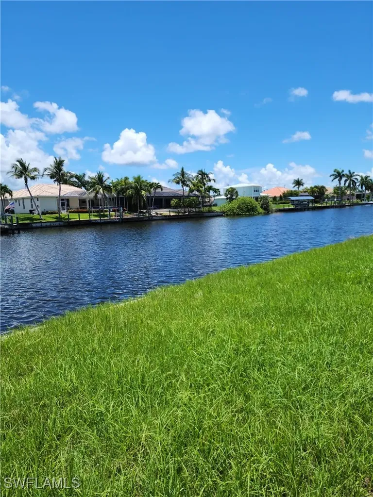 2712 SW 37th Terrace Cape Coral FL 33914