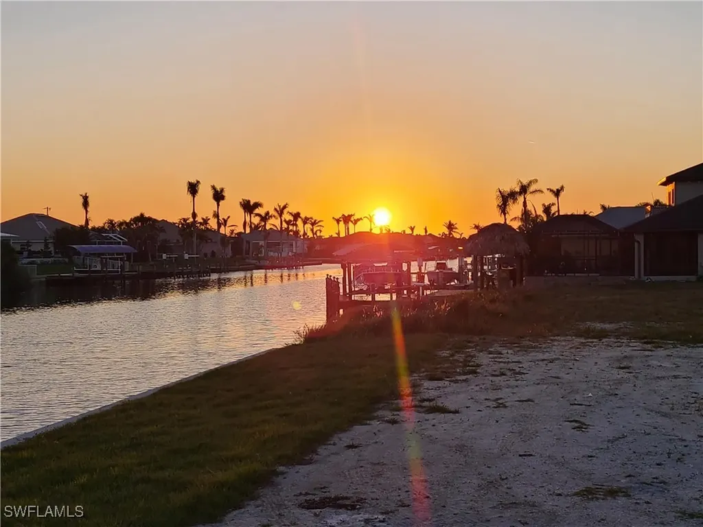 2712 SW 37th Terrace Cape Coral FL 33914