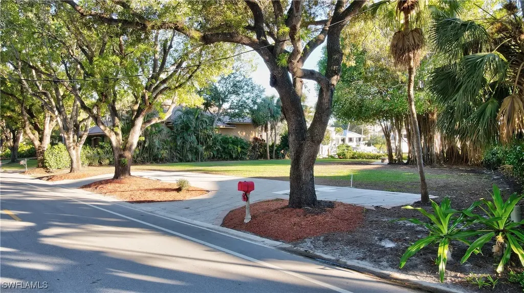 442 18th Avenue S Naples FL 34102