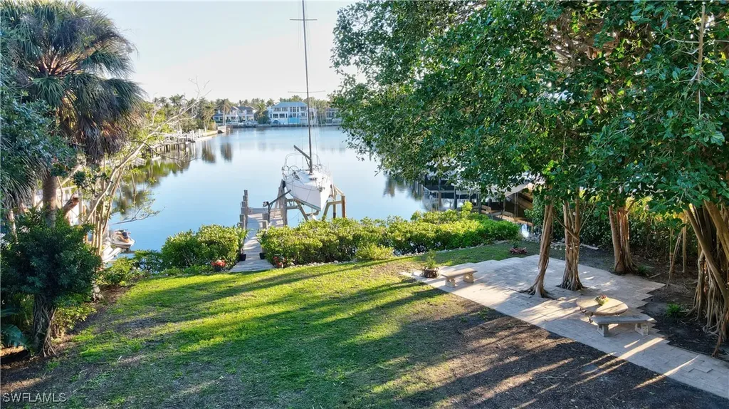442 18th Avenue S Naples FL 34102