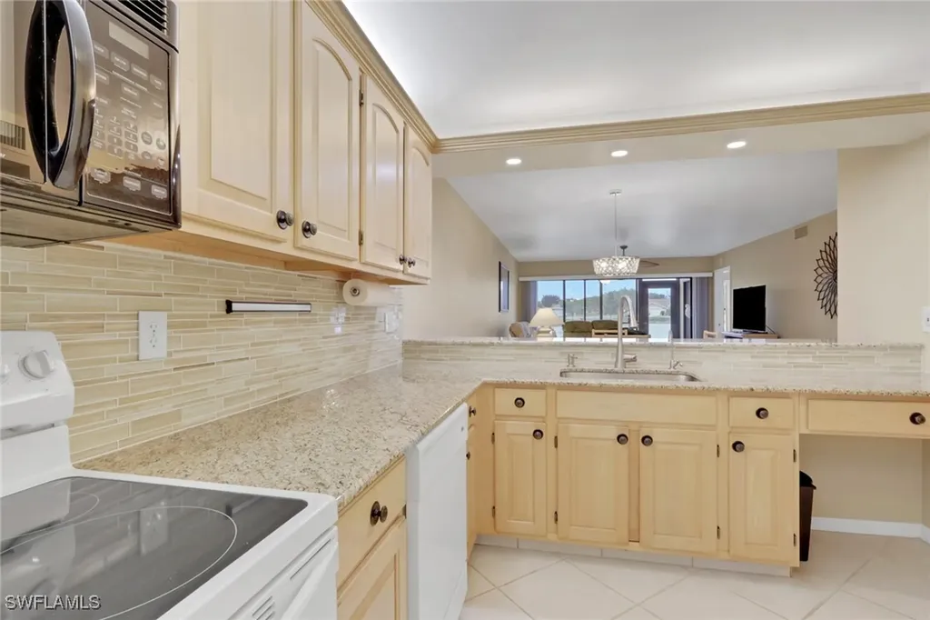 4330 Chantelle Drive Naples FL 34112