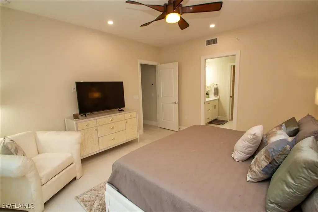 262 Indies Drive Naples FL 34114
