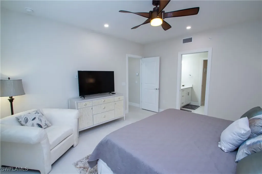 262 Indies Drive Naples FL 34114