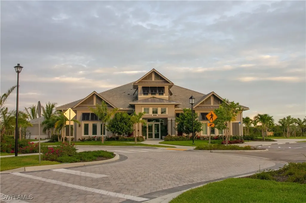 262 Indies Drive Naples FL 34114