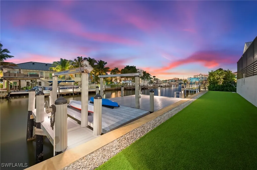 404 Bayside Avenue Naples FL 34108