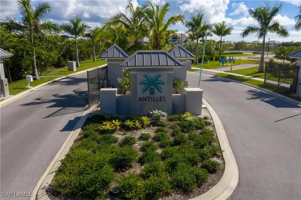 163 Indies Drive E Naples FL 34114