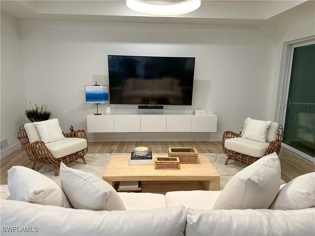 207 Indies Drive E Naples FL 34114
