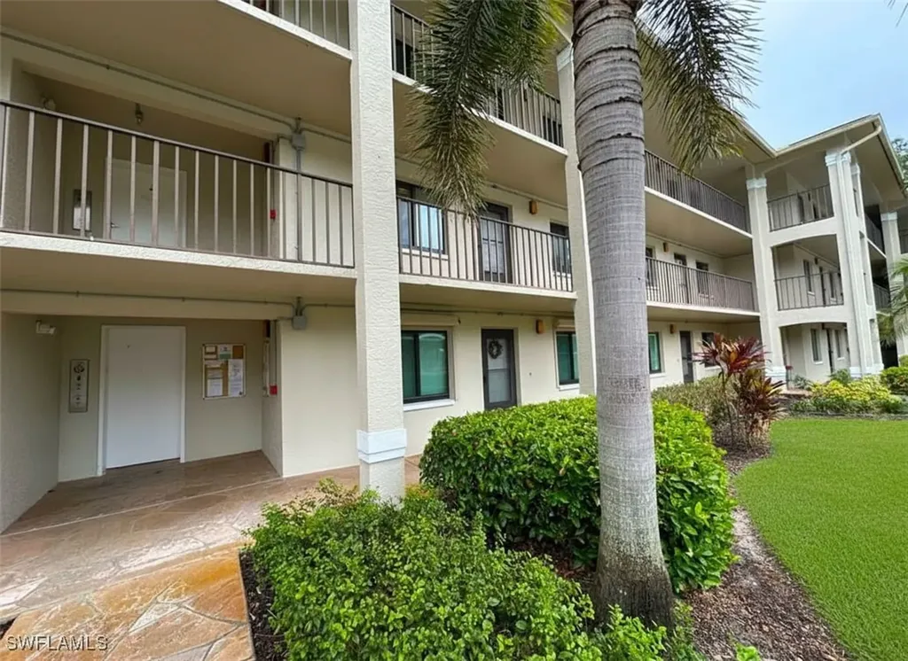 5716 Deauville Circle Naples FL 34112