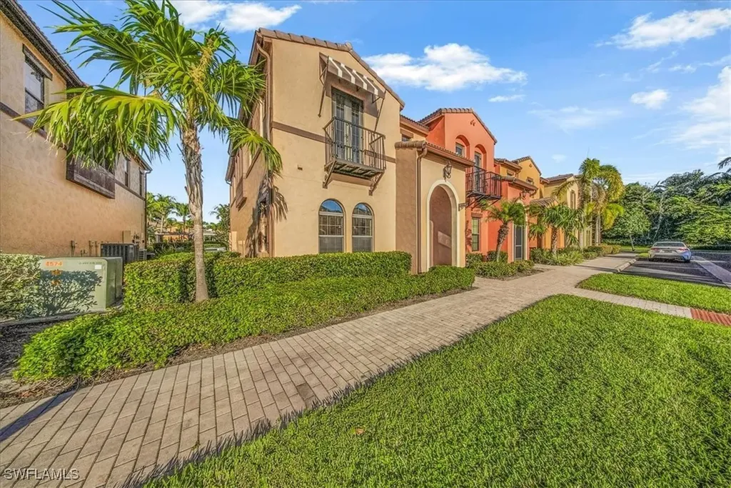 9063 Capistrano Street N Naples FL 34113