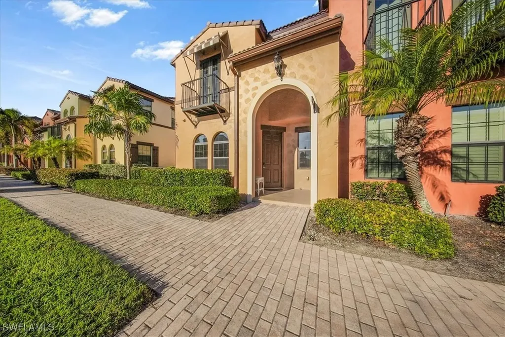 9063 Capistrano Street N Naples FL 34113