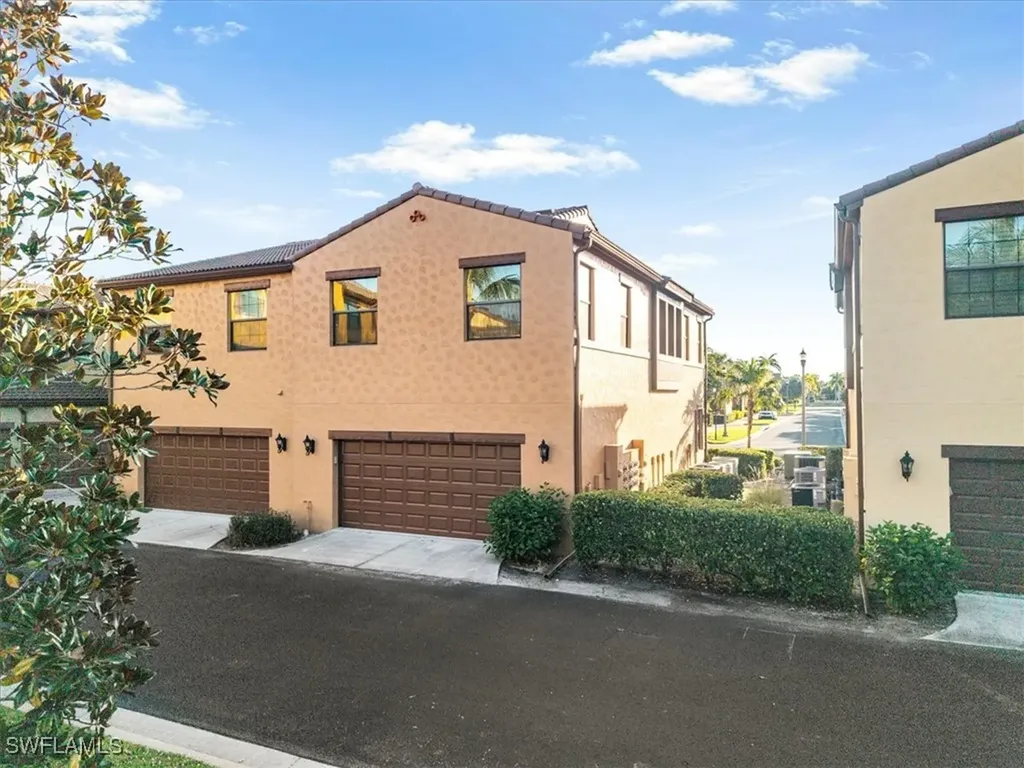 9063 Capistrano Street N Naples FL 34113