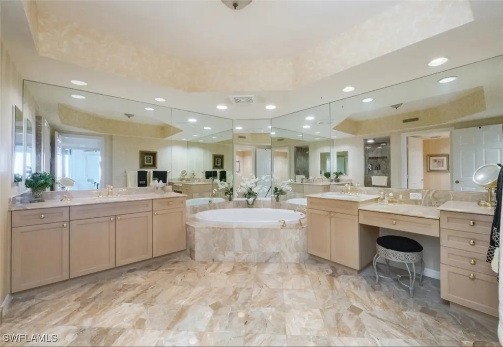 7575 Pelican Bay Boulevard Naples FL 34108