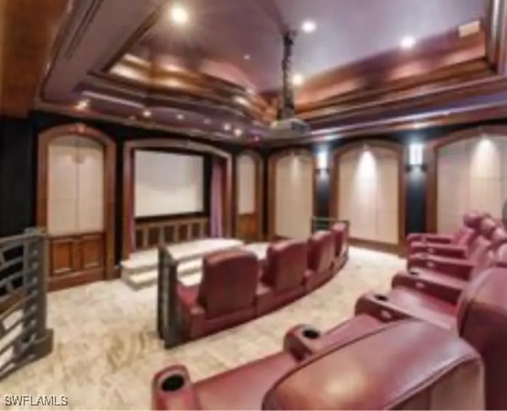 7575 Pelican Bay Boulevard Naples FL 34108