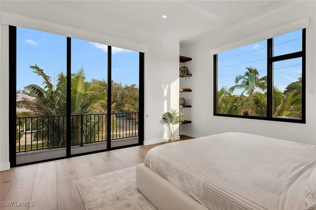 788 7th Avenue N Naples FL 34102