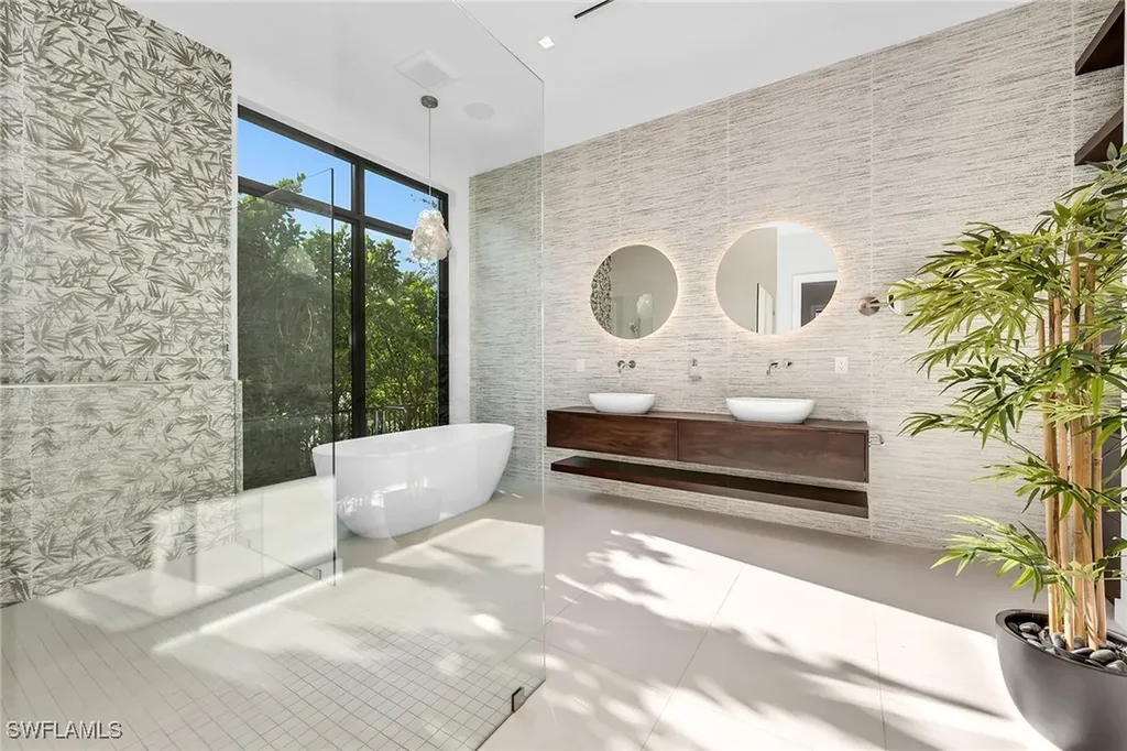 788 7th Avenue N Naples FL 34102