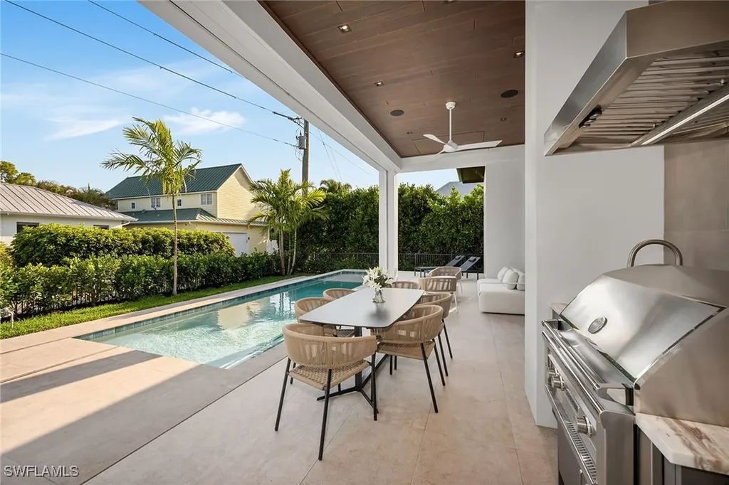 788 7th Avenue N Naples FL 34102