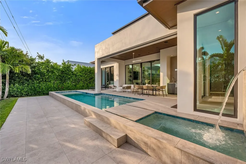 788 7th Avenue N Naples FL 34102