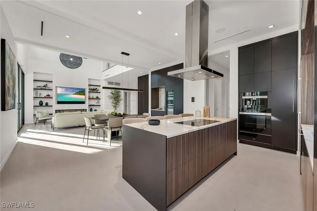 788 7th Avenue N Naples FL 34102