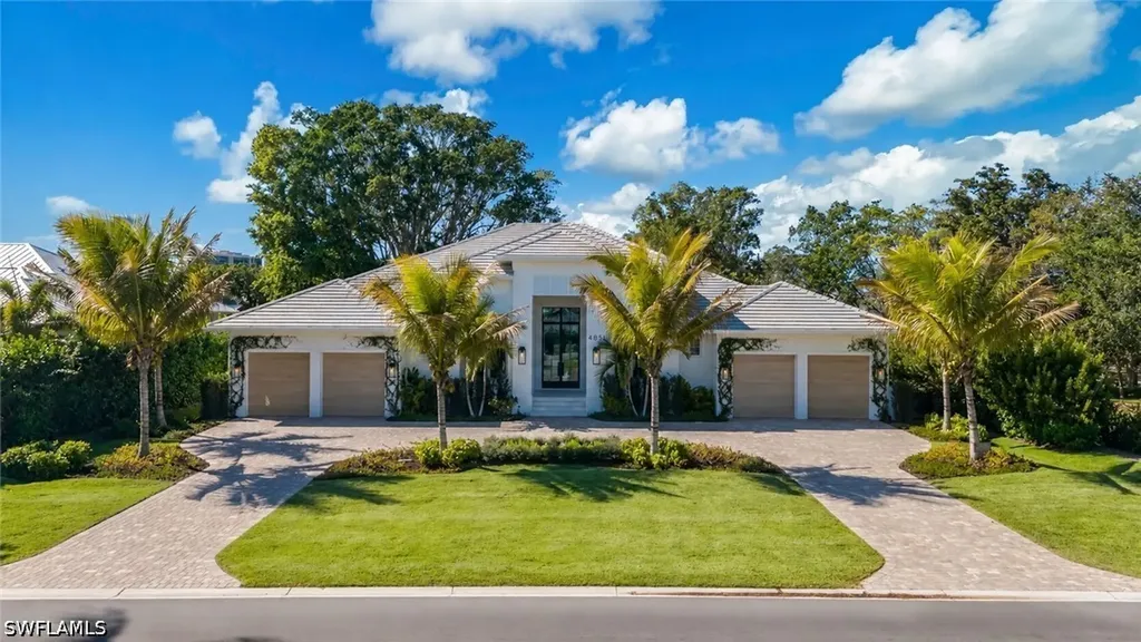 4851 Crayton Road Naples FL 34103
