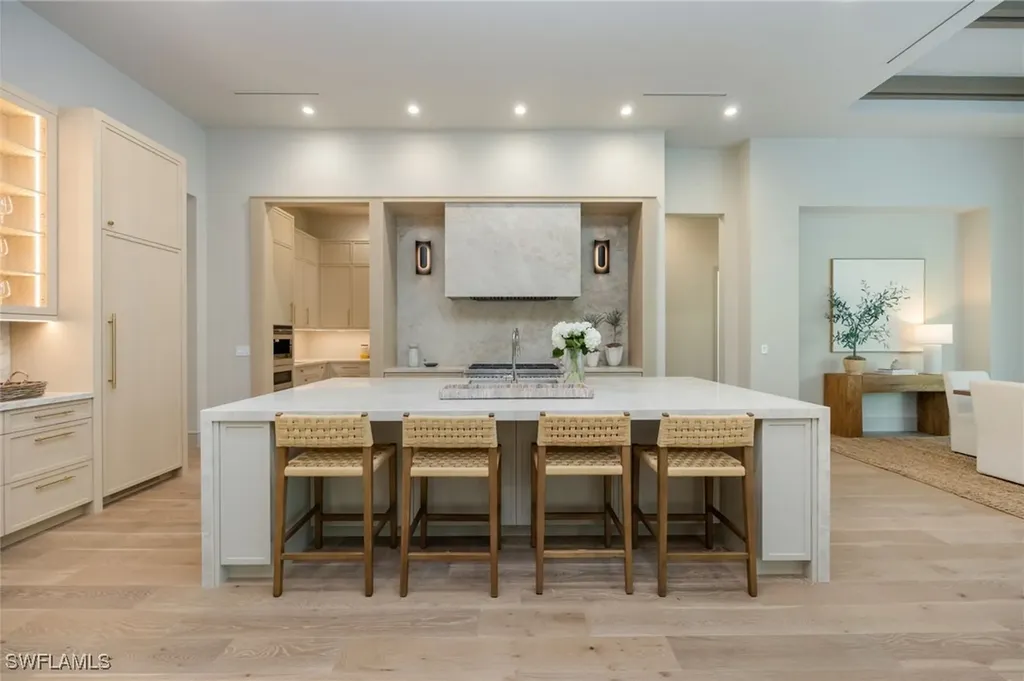 4851 Crayton Road Naples FL 34103