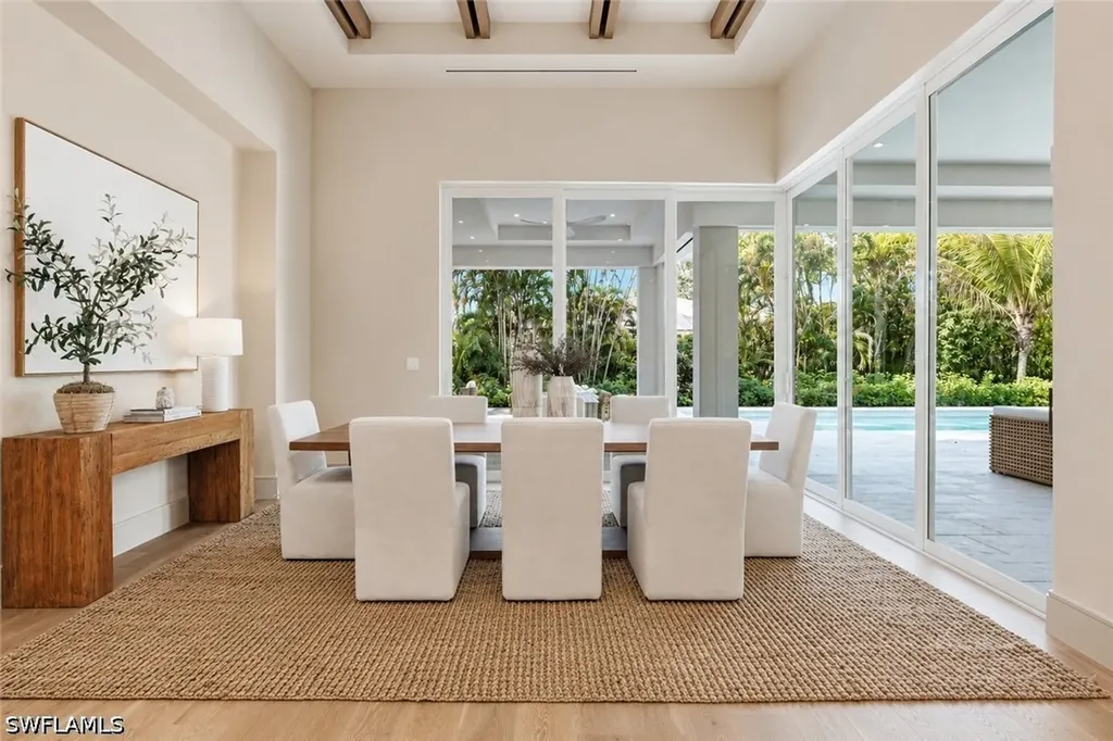 4851 Crayton Road Naples FL 34103