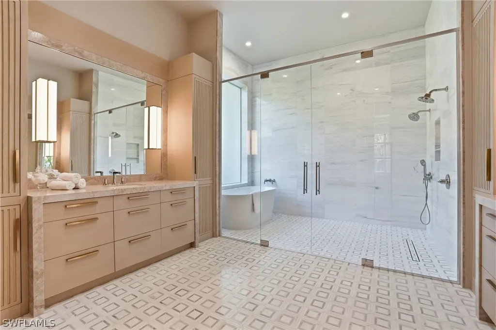 4851 Crayton Road Naples FL 34103