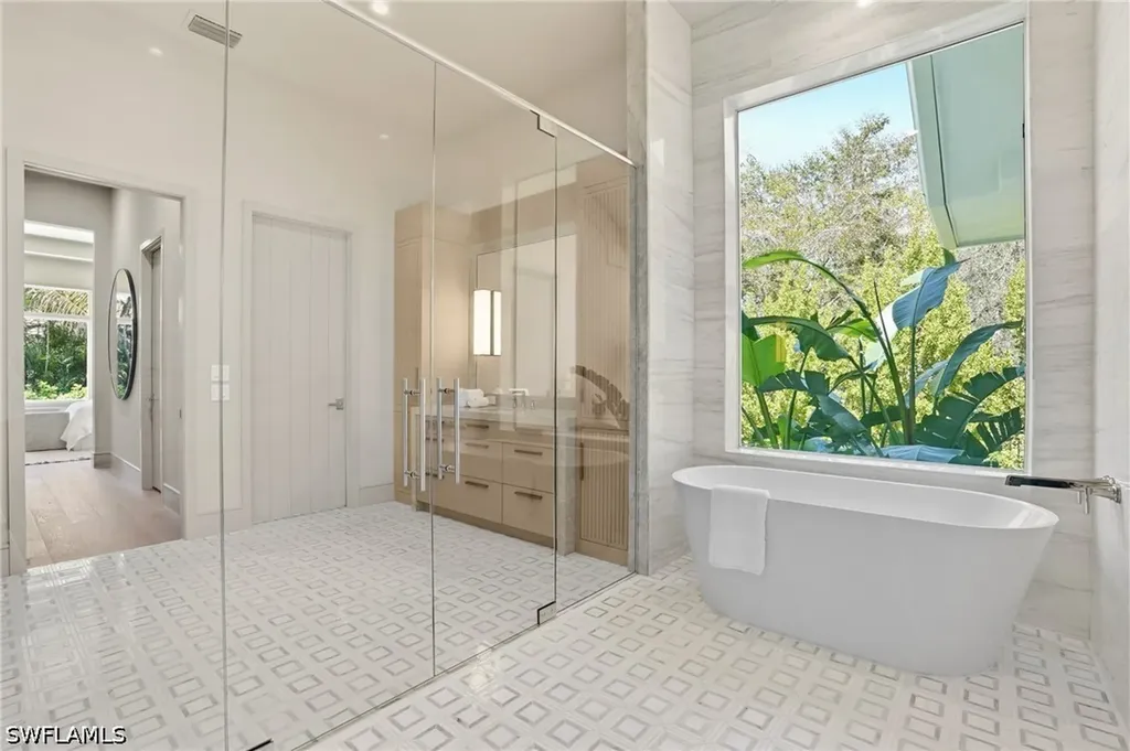 4851 Crayton Road Naples FL 34103