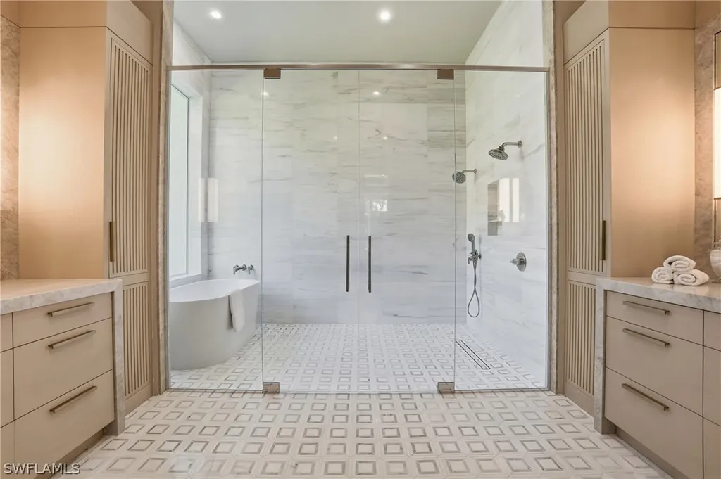 4851 Crayton Road Naples FL 34103