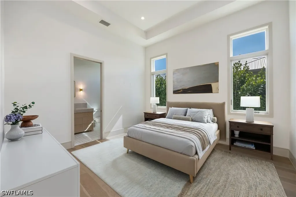 4851 Crayton Road Naples FL 34103