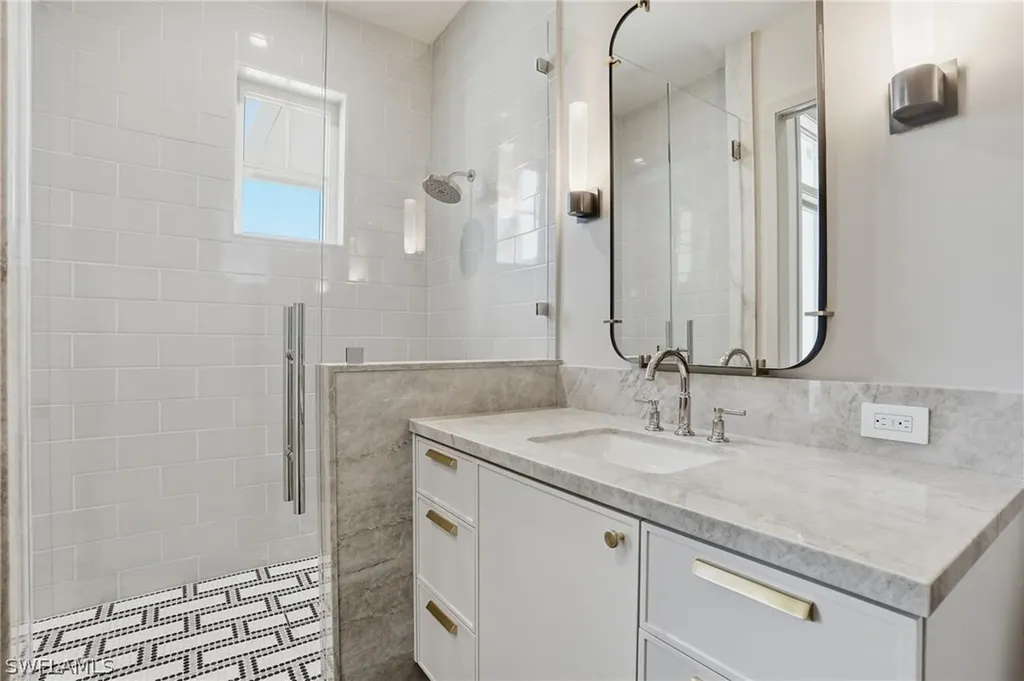 4851 Crayton Road Naples FL 34103