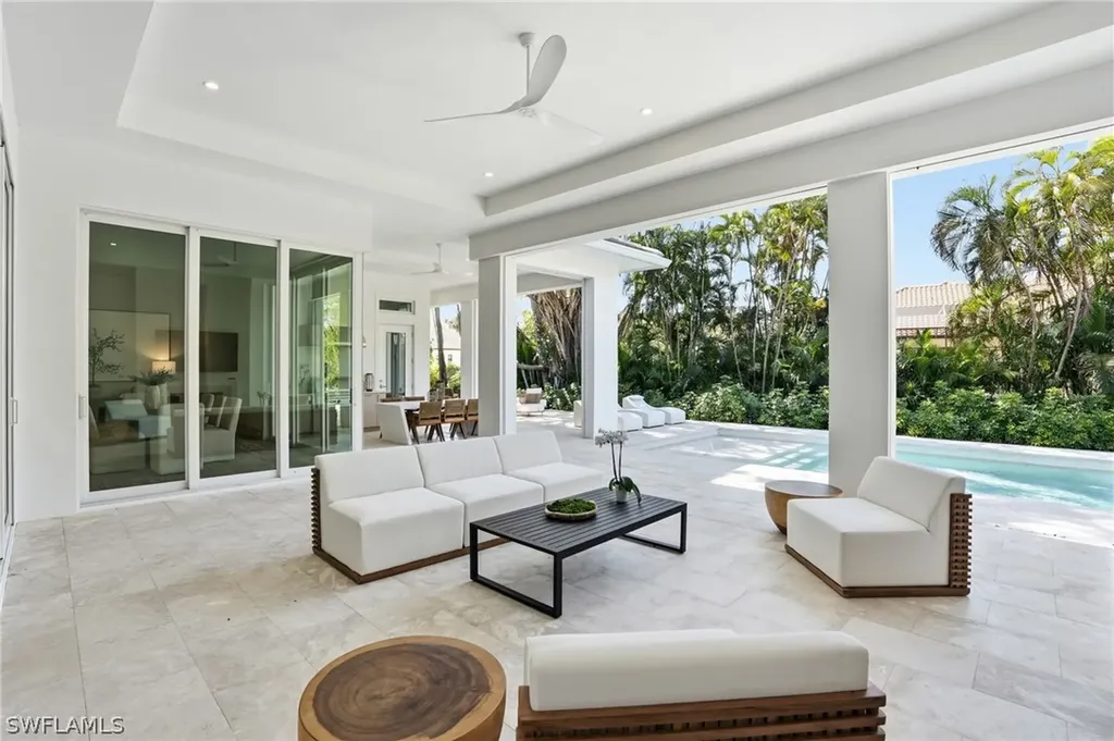 4851 Crayton Road Naples FL 34103