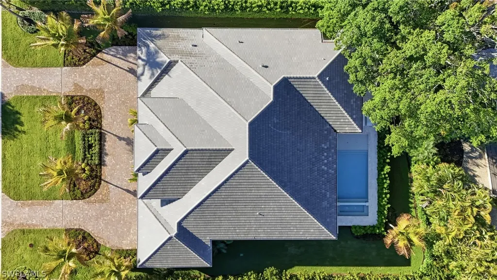 4851 Crayton Road Naples FL 34103