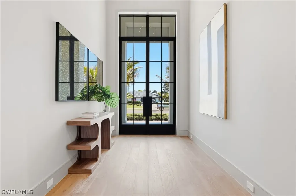 4851 Crayton Road Naples FL 34103