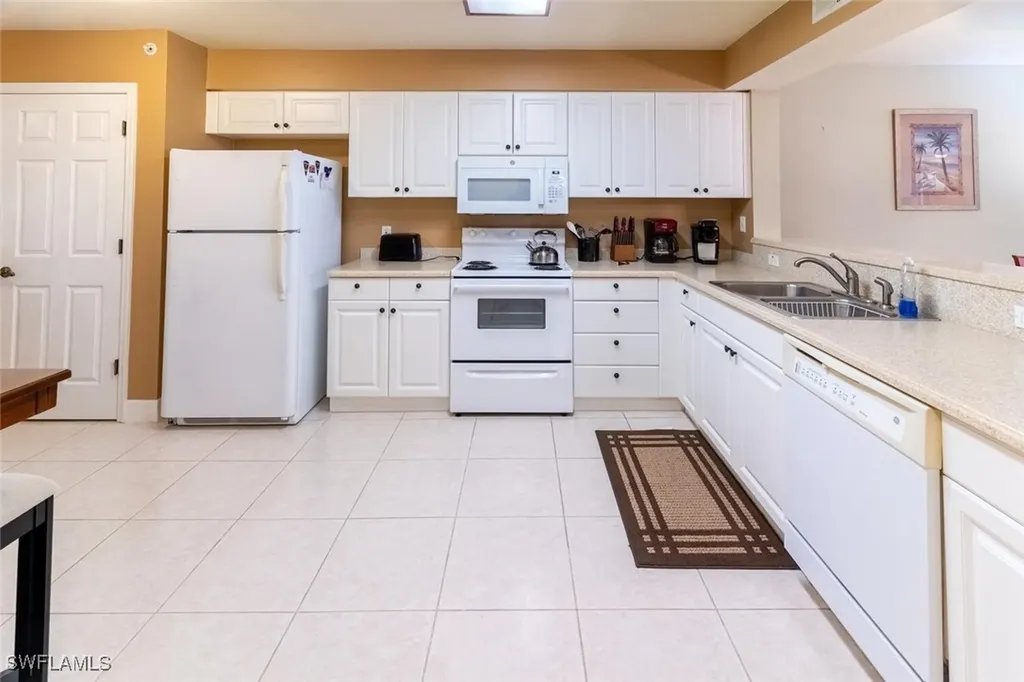 1100 Eastham Way Naples FL 34104