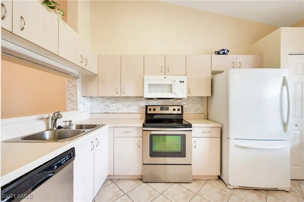 6625 Huntington Lakes Circle Naples FL 34119