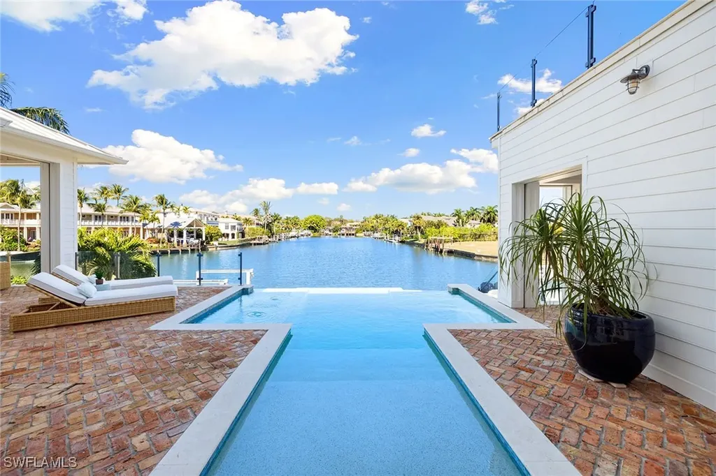 481 21st Avenue S Naples FL 34102
