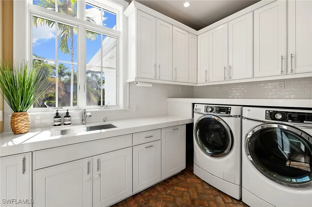 481 21st Avenue S Naples FL 34102