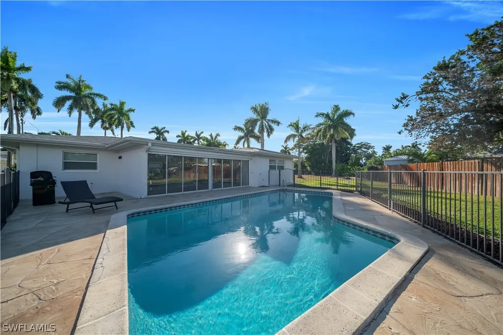 261 Bayshore Drive Cape Coral FL 33904