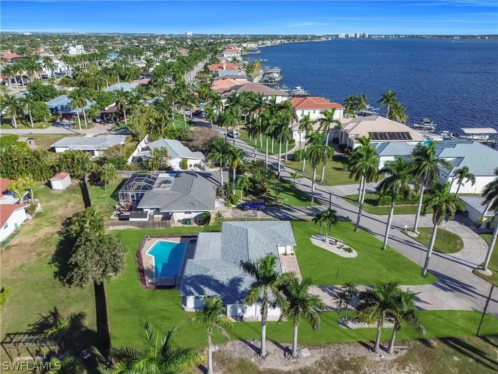261 Bayshore Drive Cape Coral FL 33904