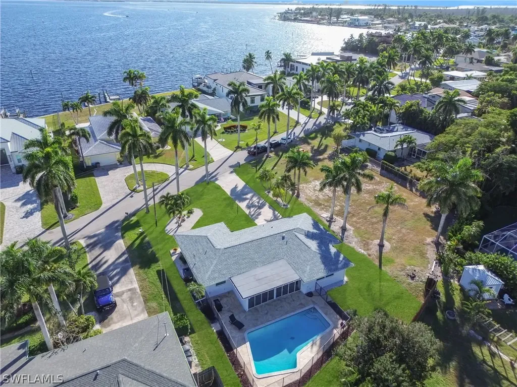 261 Bayshore Drive Cape Coral FL 33904