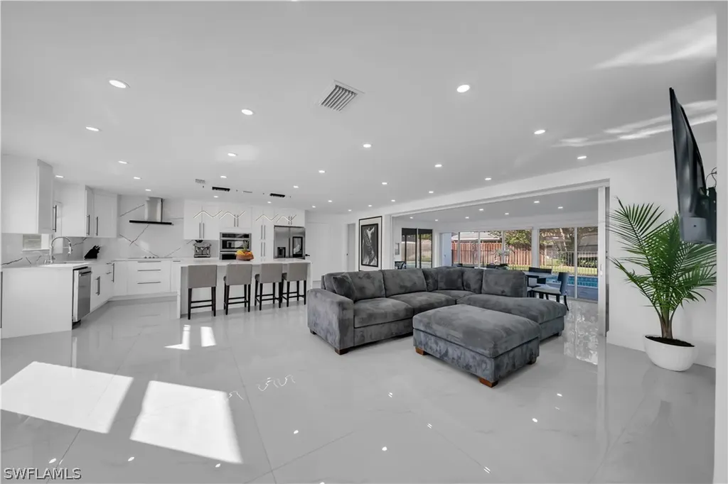 261 Bayshore Drive Cape Coral FL 33904