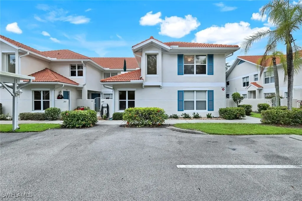 Naples FL, 5070 Cedar Springs Drive, Unit 204