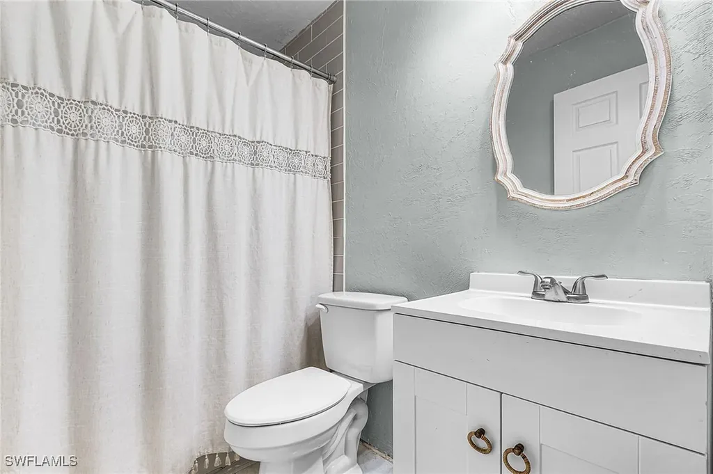 205 NW 14th Street Cape Coral FL 33993