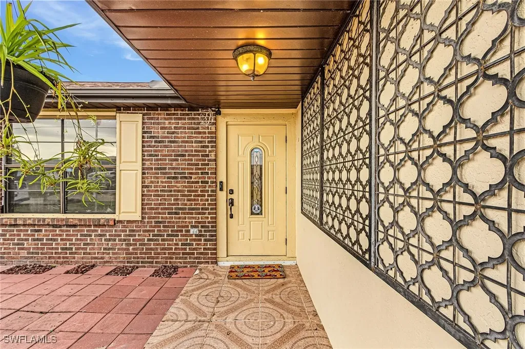 205 NW 14th Street Cape Coral FL 33993